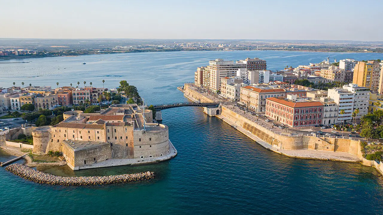Taranto, la città dei due mari e delle stratificazioni millenarie